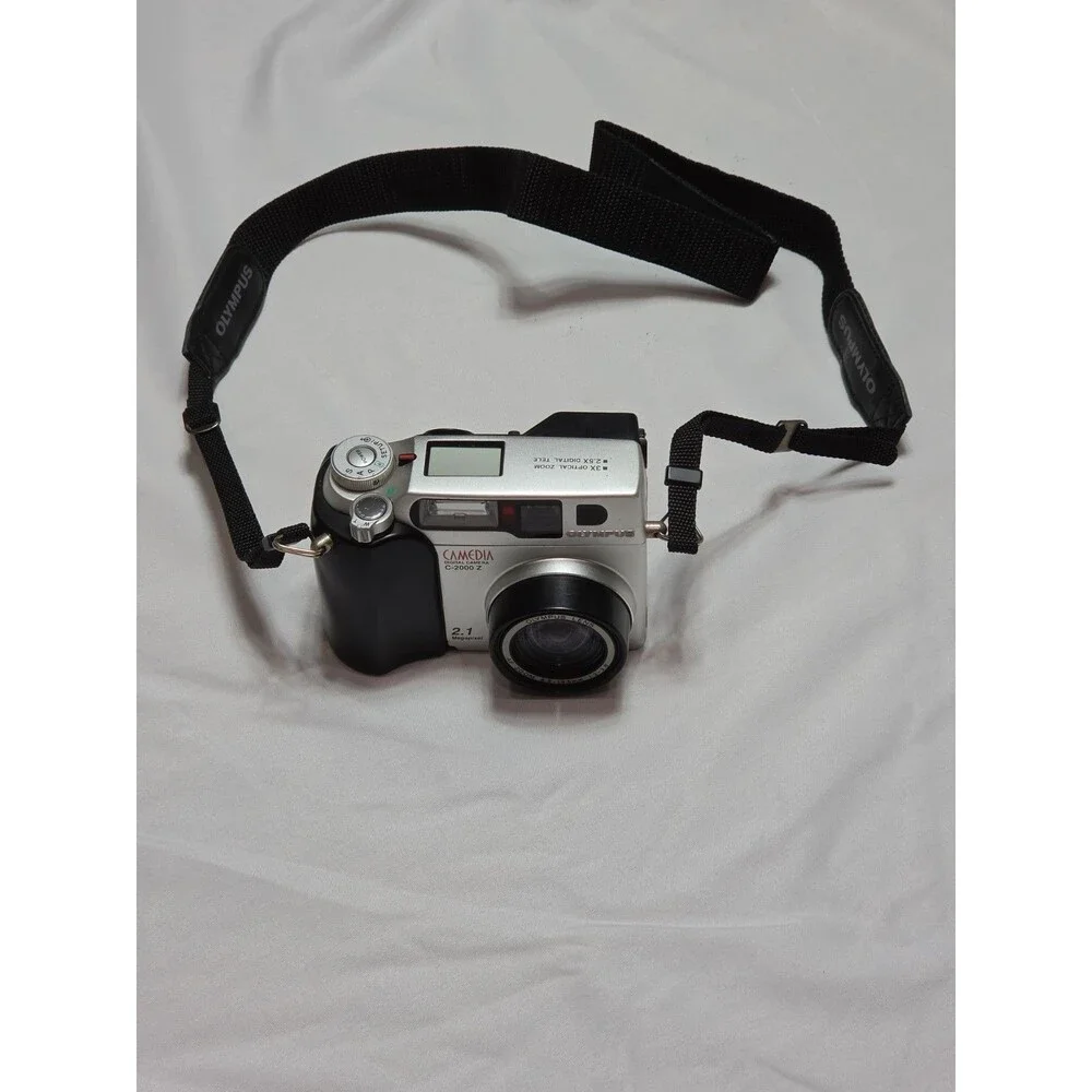 Vintage Y2K Digital Camera 3x Olympus C-2000 Z Camedia 2.1MP TESTED